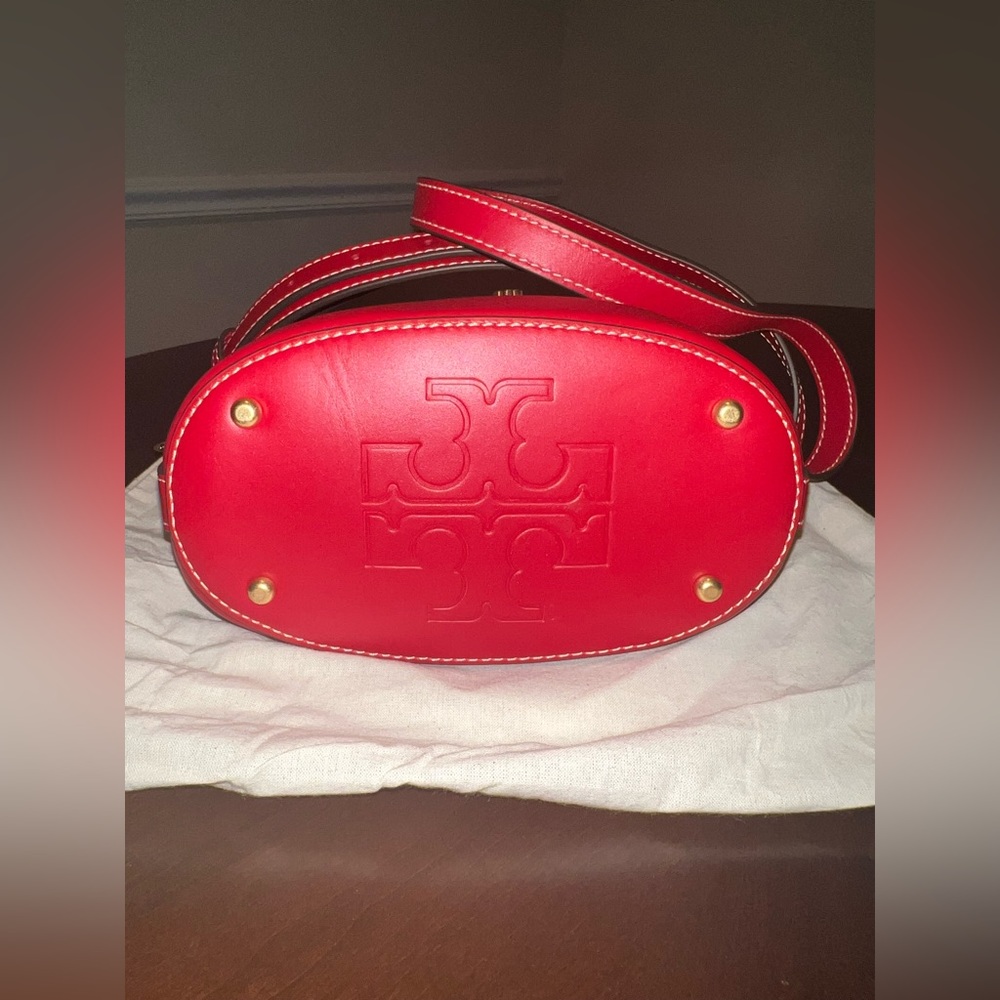 Tory Burch T Mono Floral Bucket Bag - Picture 7 of 9